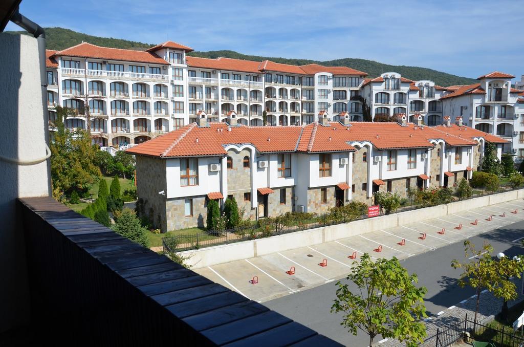 Apartments In Complex Chateau Nessebar Sveti Vlas Extérieur photo