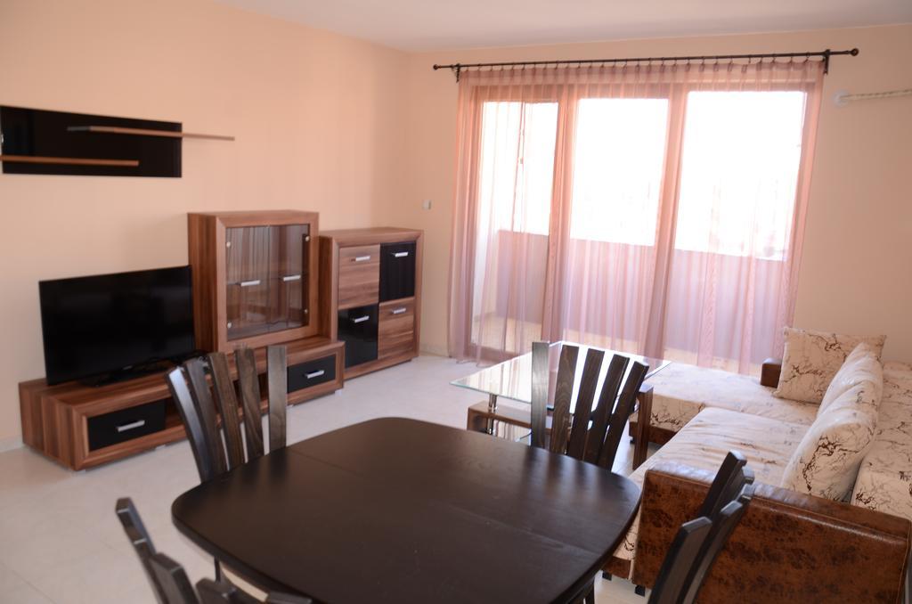 Apartments In Complex Chateau Nessebar Sveti Vlas Extérieur photo