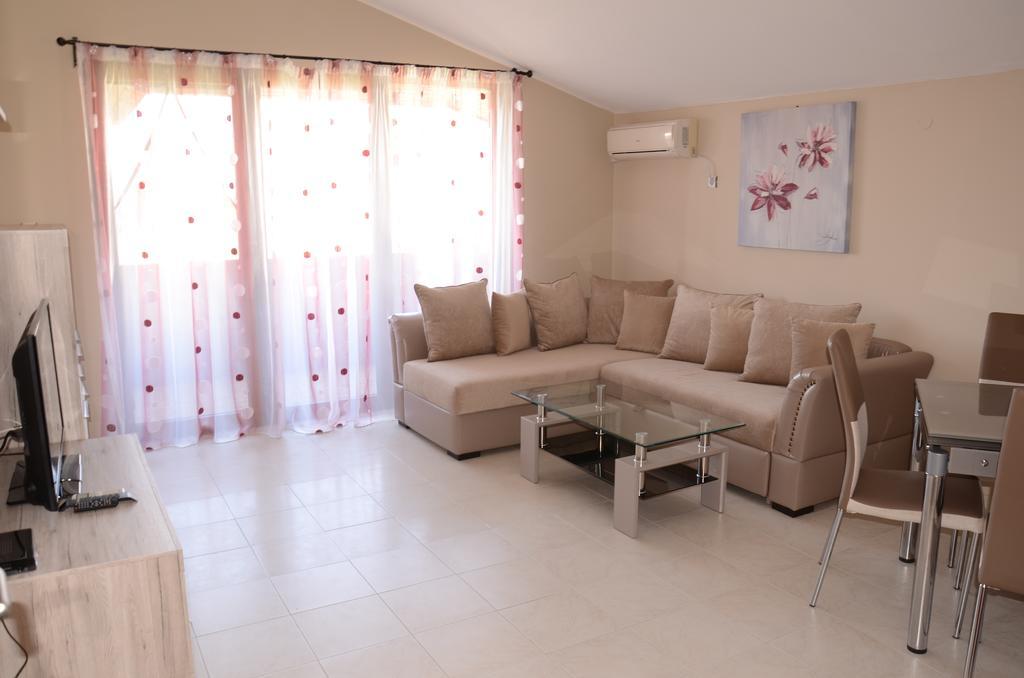 Apartments In Complex Chateau Nessebar Sveti Vlas Extérieur photo