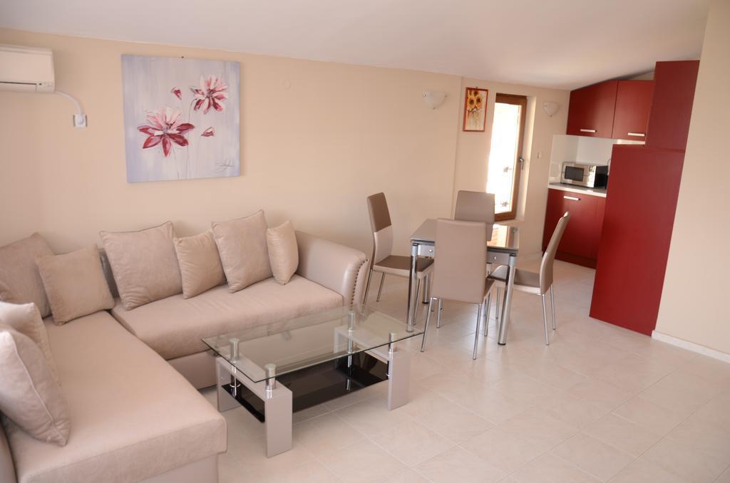 Apartments In Complex Chateau Nessebar Sveti Vlas Extérieur photo