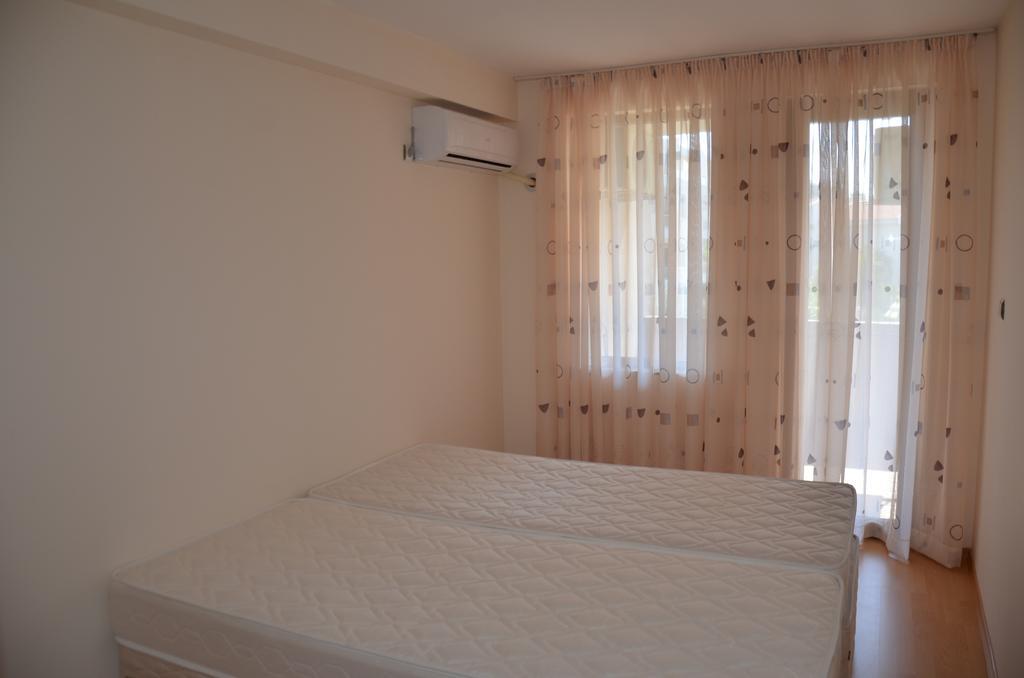 Apartments In Complex Chateau Nessebar Sveti Vlas Extérieur photo